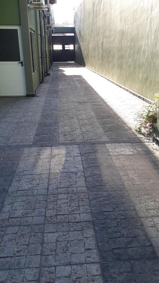 Hostel Puerta De Hierro Villa Alsina 외부 사진