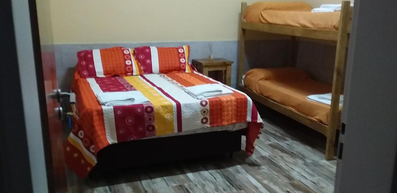 Hostel Puerta De Hierro Villa Alsina 외부 사진
